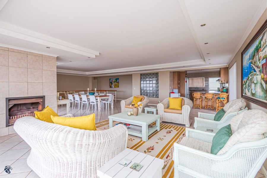 6 Bedroom Property for Sale in Middedorp Western Cape